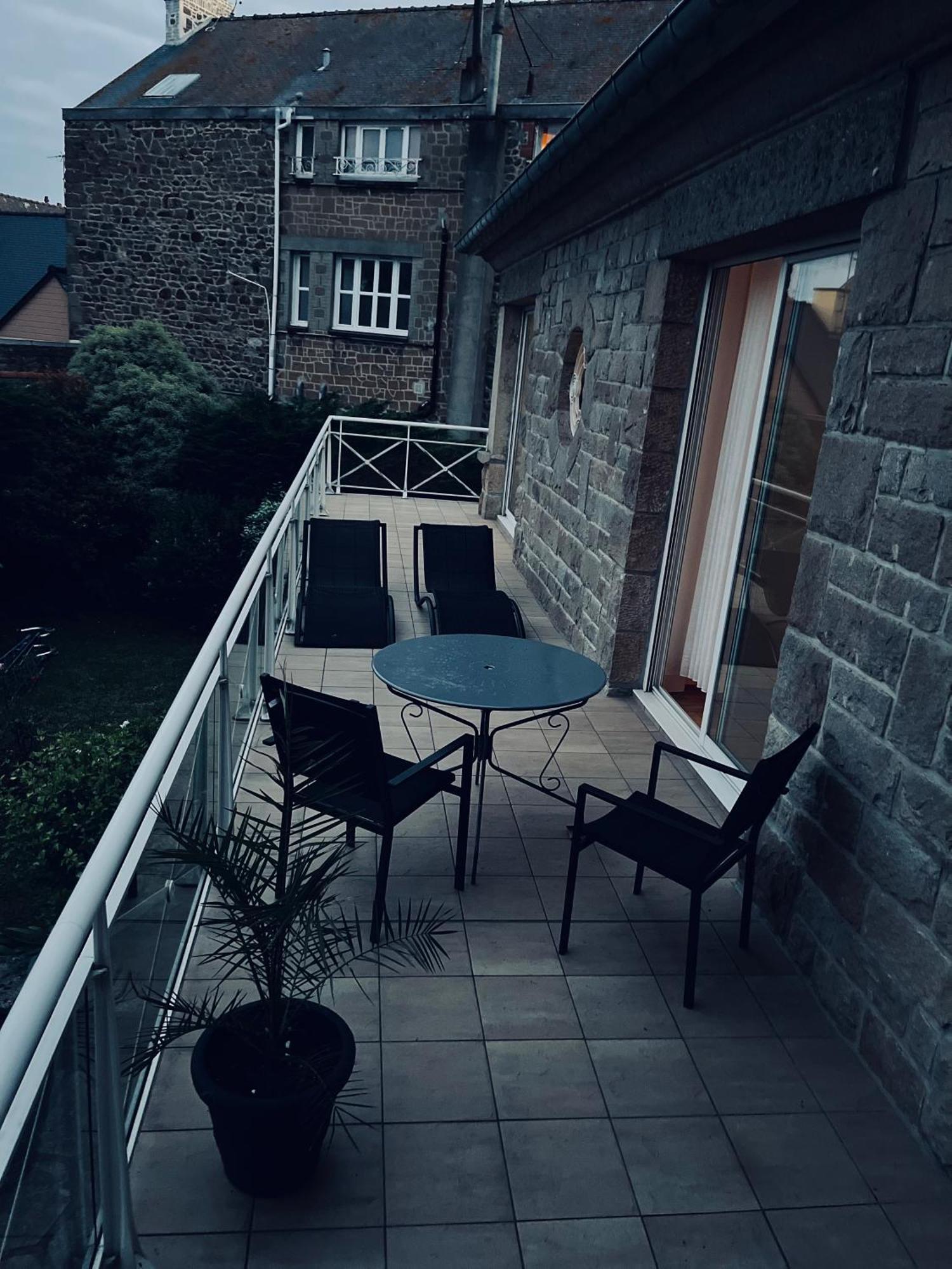 De Caractere A Saint- Malo 100m Du Sillon